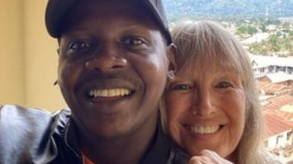 30-г. африканец предложи брак на 60-г. американка, тя го помисли за луд, а после... 