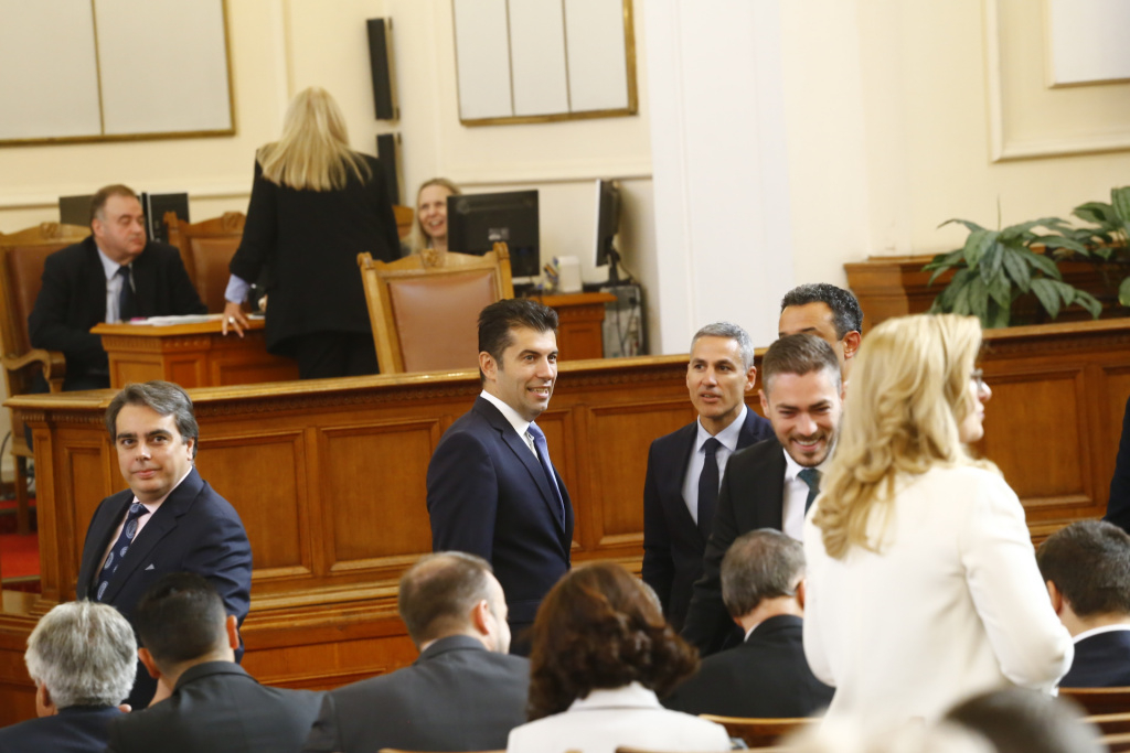 Андролова: Бой по шмъркащите и невежите, Борисов не трябва да отстъпва