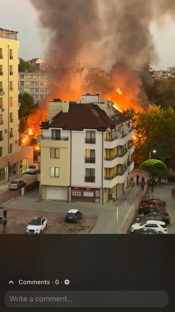 Огнен ад във Варна, пламъците се издигат до небето ВИДЕО