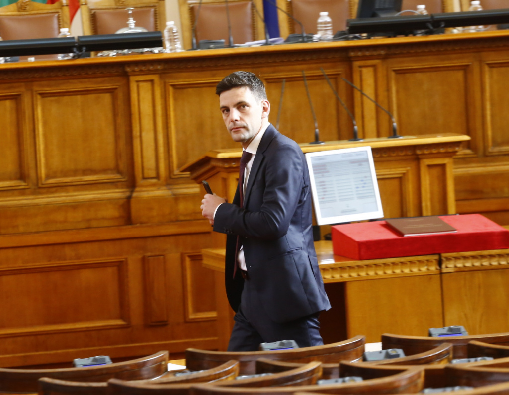 Никола Минчев се сопна: Няма да подкрепим правителство с мандат на ГЕРБ