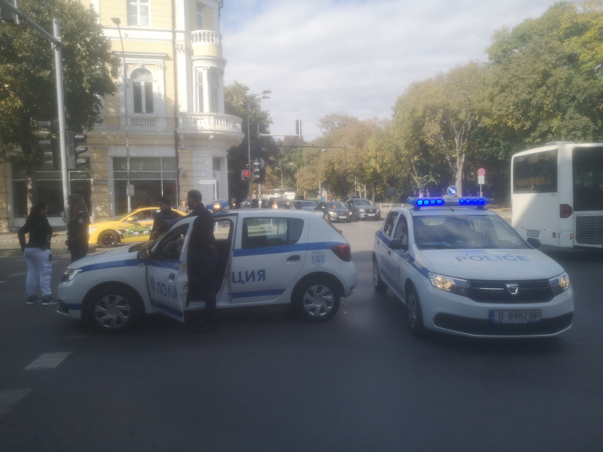 Извънредна ситуация във Варна, центърът е под блокада СНИМКИ