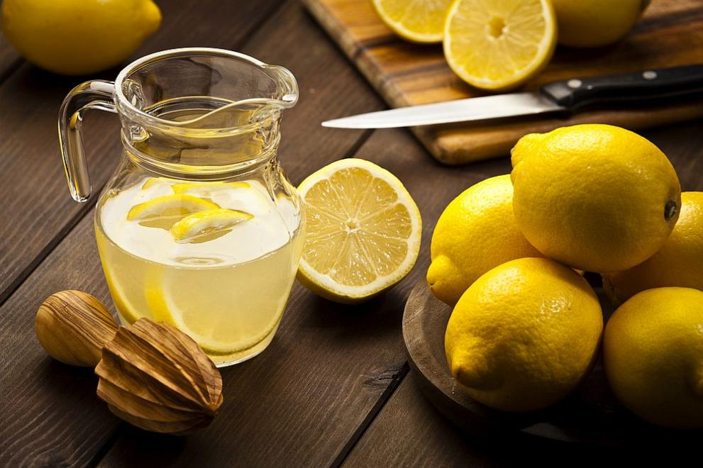 Пийте вода с лимон всяка сутрин, един месец и вижте какво ще стане