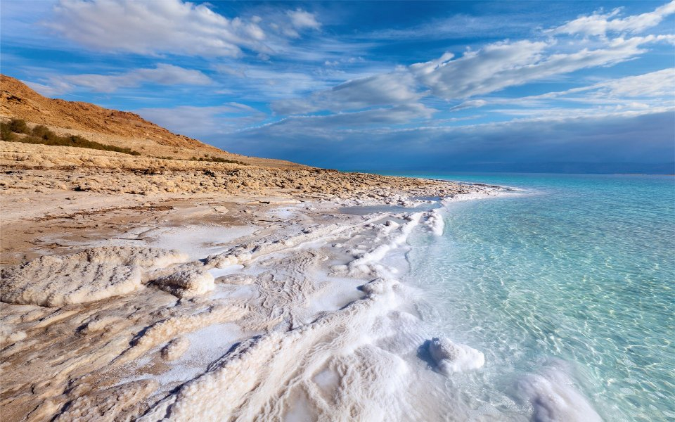 Вярно ли е, че не можеш да се удавиш в Мъртво море?