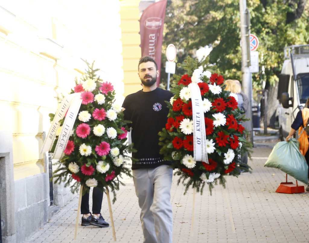 България скърби за акад. Антон Дончев СНИМКИ