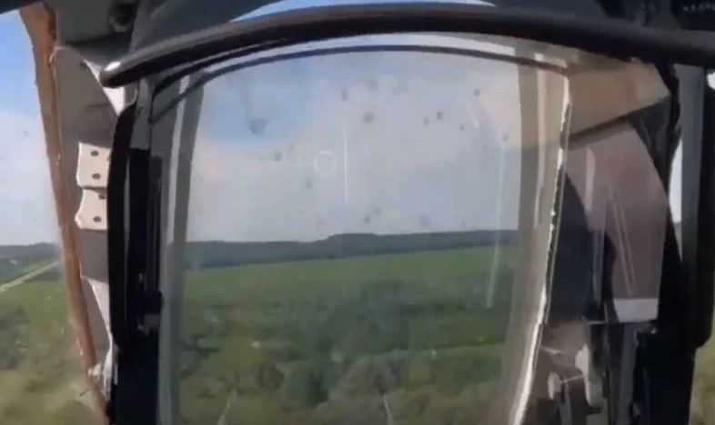 ВИДЕО от войната: Пилот на Су-24 катапултира секунда преди да се разбие