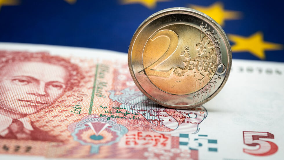 Важно: Еврото вече чука на вратата, ДОКУМЕНТ разкрива какви големи промени ни чакат