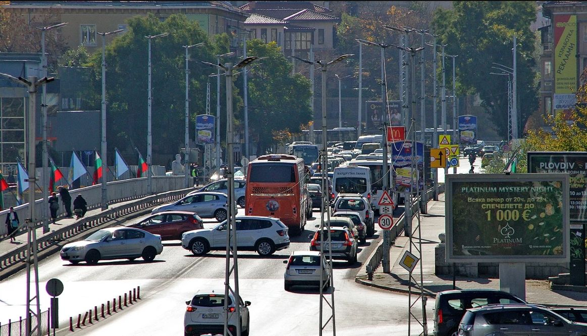 Пловдивските шофьори полудяха! Положението е кошмарно СНИМКИ