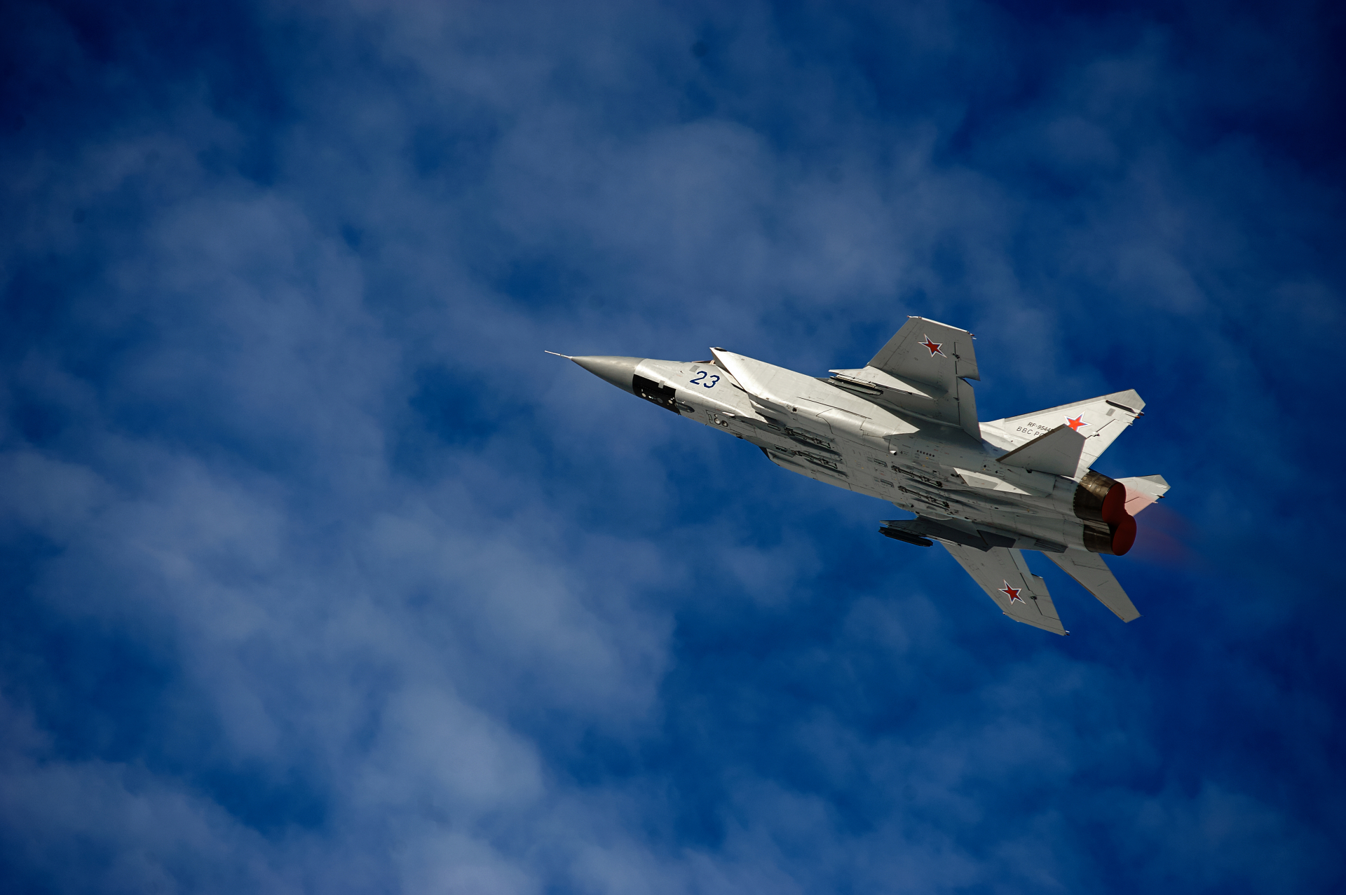 Хага предлага бартер: Взимаме изтребители F-16 в замяна на нашите МиГ-29 за Украйна  
