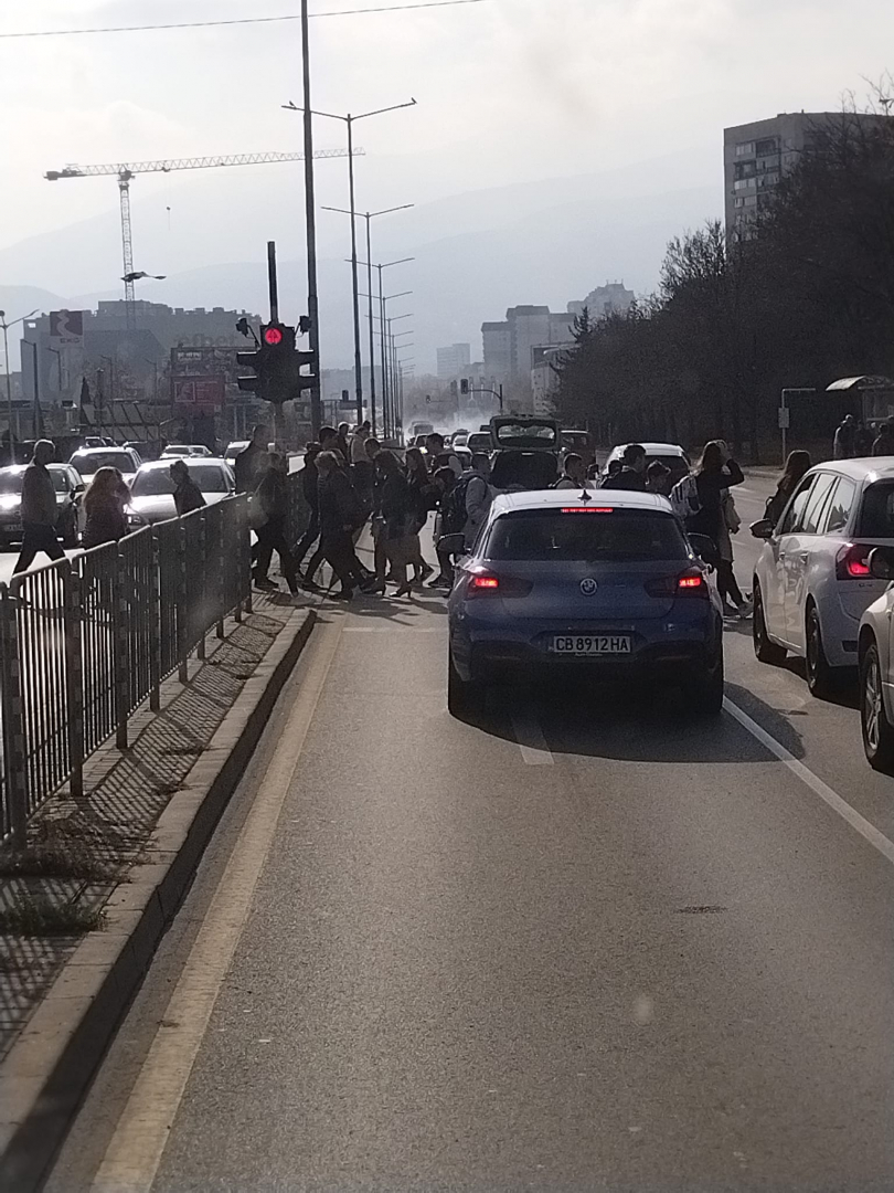 Първо в БЛИЦ! Невиждано меле в "Младост" в София СНИМКИ