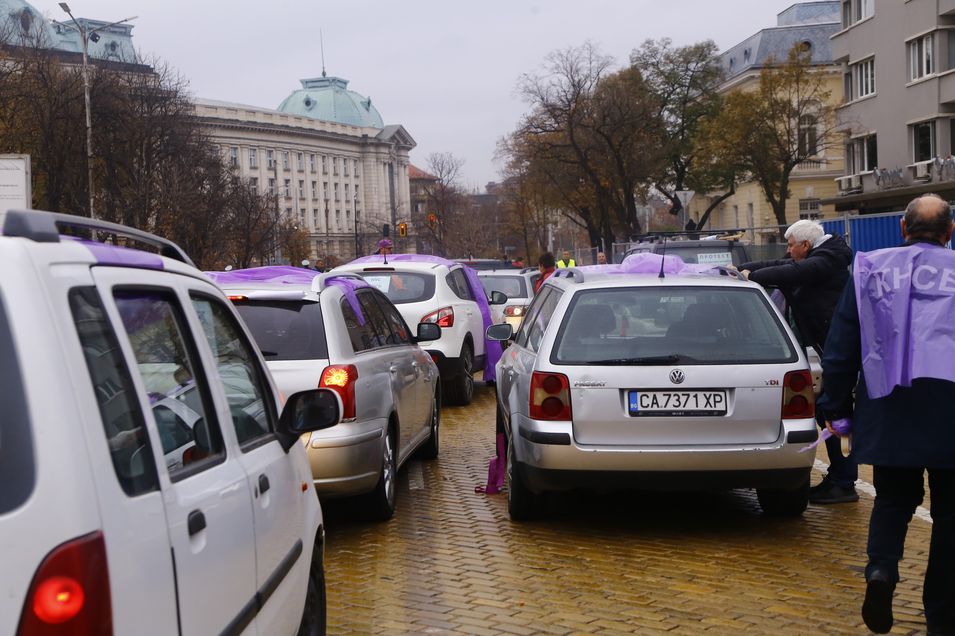 София е парализирана! Протестно шествие върви по тези централни булеварди КАРТА