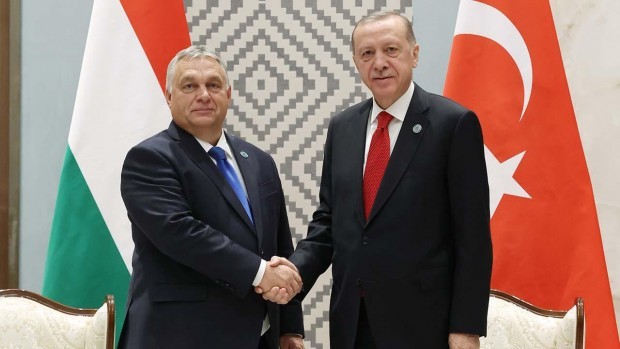  Орбан и Ердоган с важна среща заради войната, призоваха за...