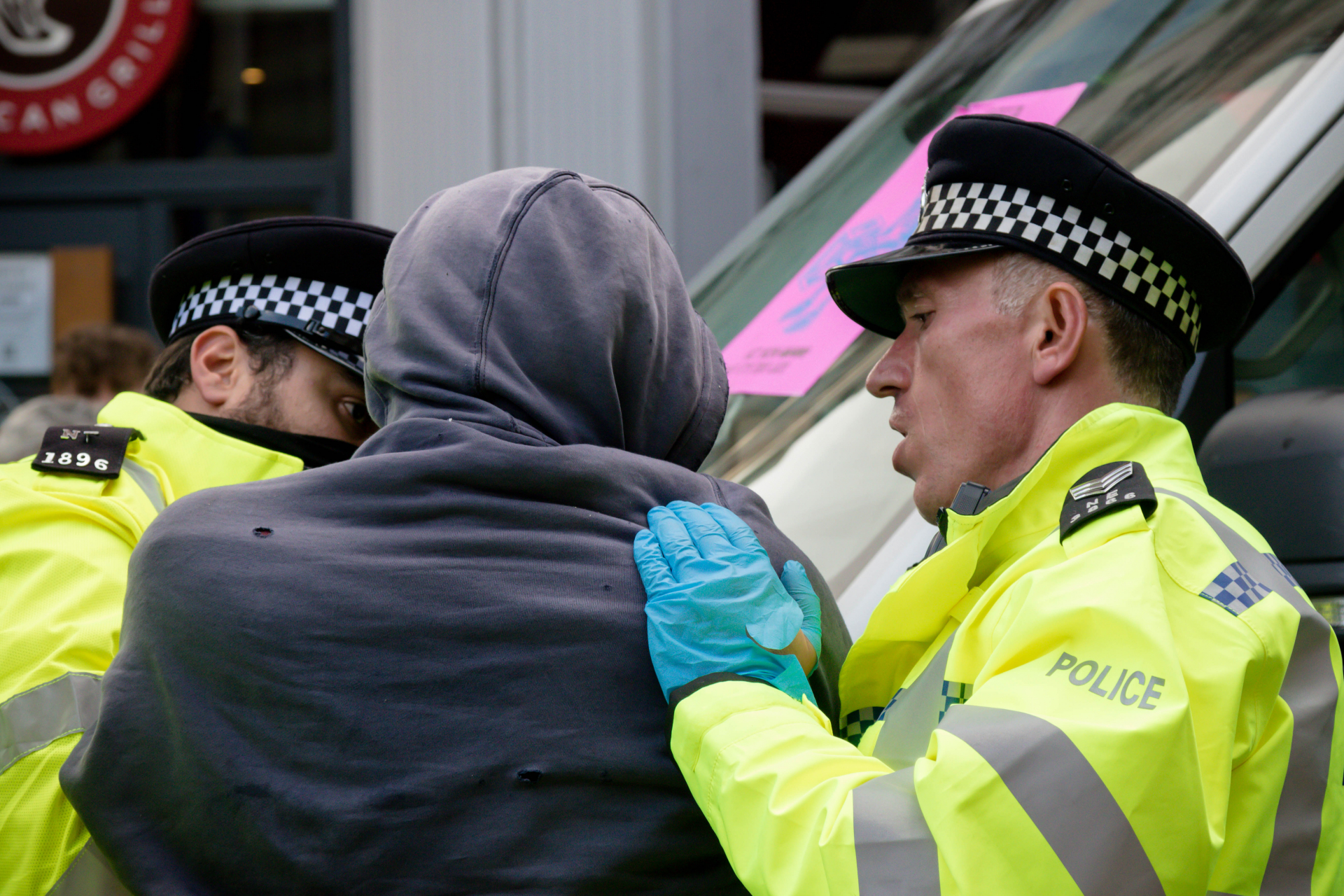 Двама непълнолетни са арестувани за убиийството на студента Габриел в Лондон 
