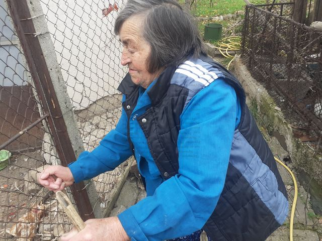 Вдовица от Пиринско излезе на терасата и замръзна от кървавата гледка СНИМКИ 