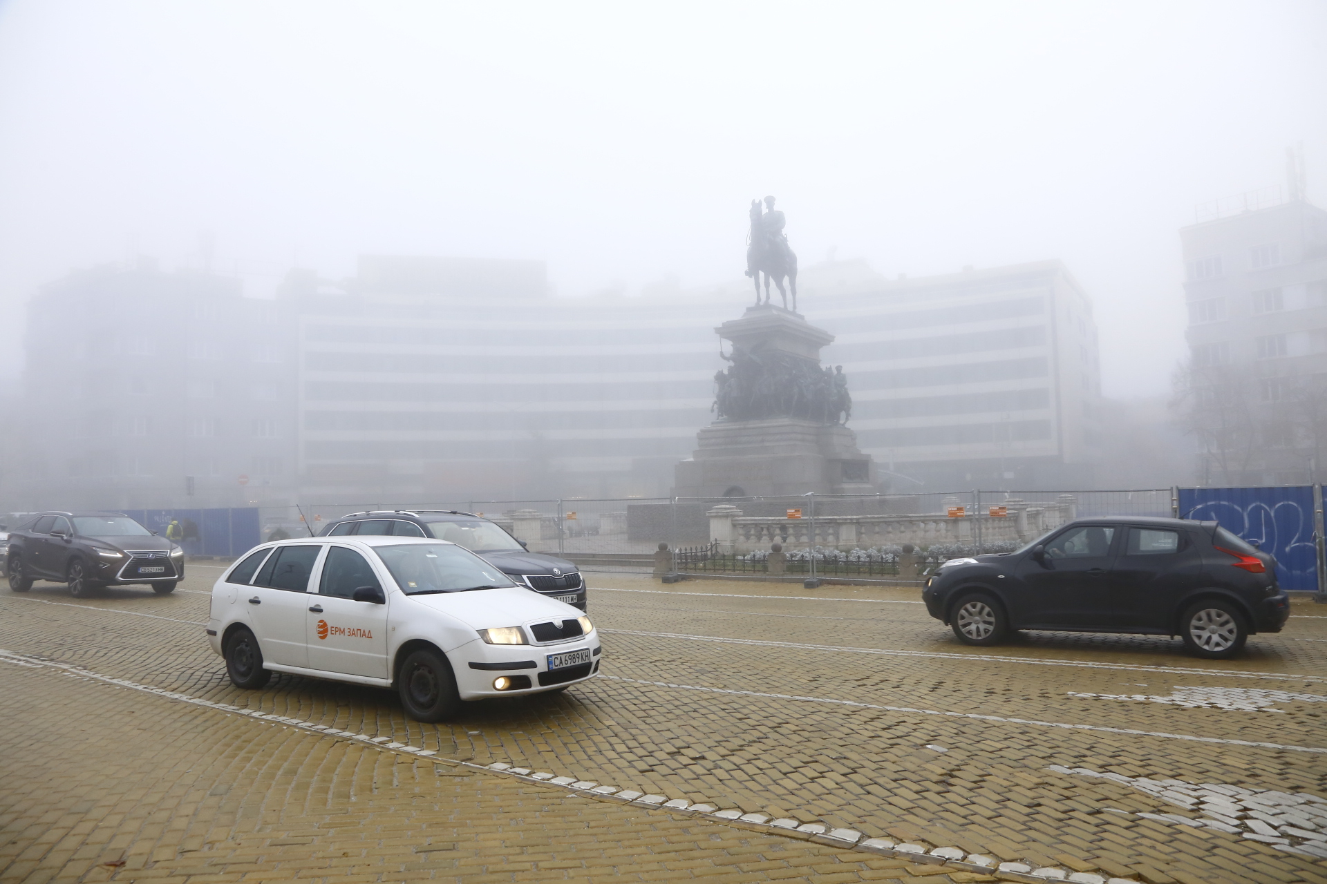 София се скри под бяло було СНИМКИ