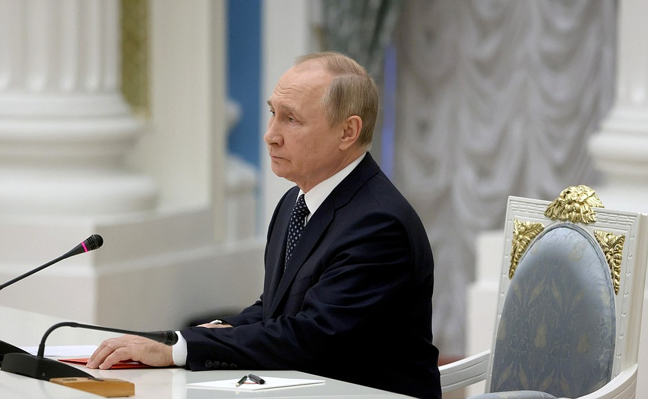 За първи път от началото на войната: Путин събра в Кремъл ключови фигури от руското ръководство, за да...