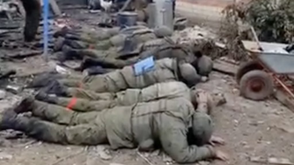 Потресаващо ВИДЕО 18+: Украински военни екзекутираха над 10 невъоръжени руски пленници