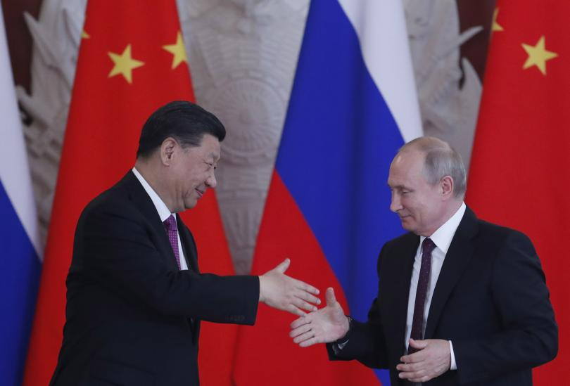 Китай започва да плаща с рубли на "Газпром", съобщи Москва