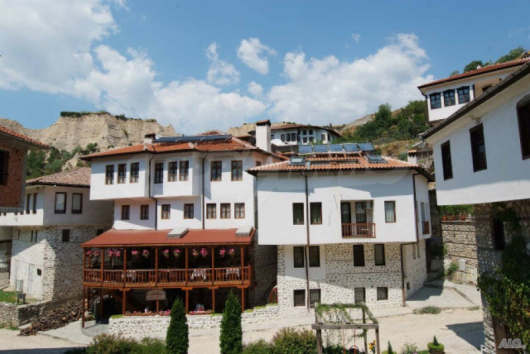 Страшна криза в Банско! Продават хотели на цената на апартамент в София