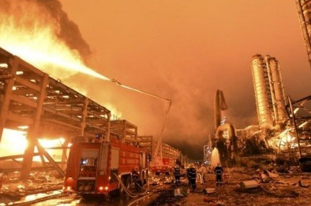 Страшен пожар в китайски завод, загинаха най-малко 36 души ВИДЕО
