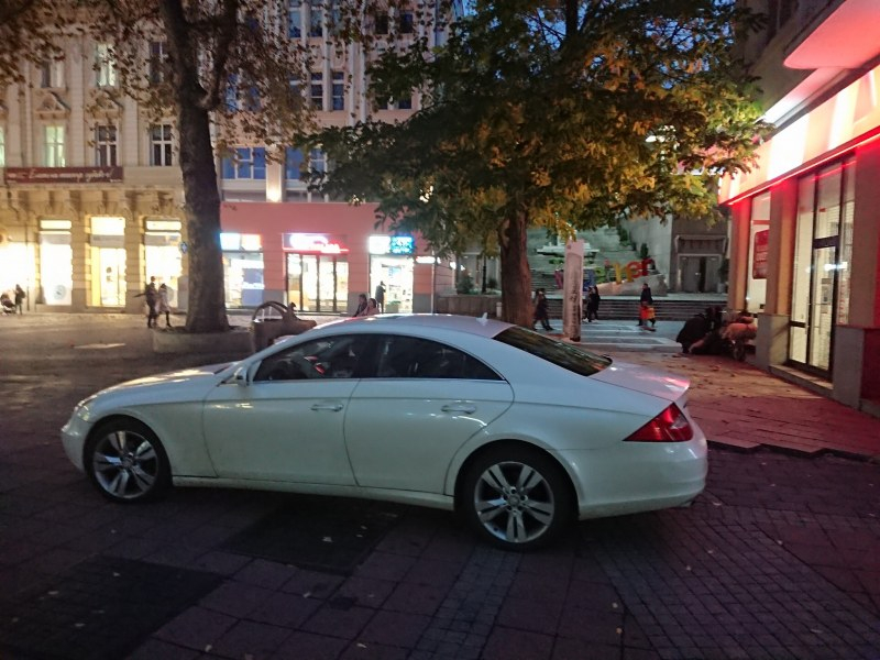 Софиянец отиде с колата си в Пловдив, местните го направиха на две стотинки СНИМКИ