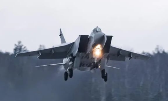 Унищожава спътници в стратосферата: Military Watch за смъртоносния МиГ-31