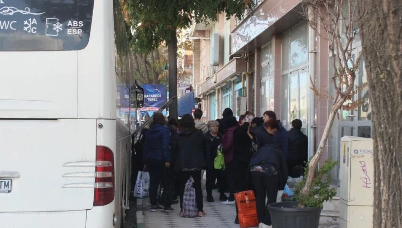 Нашенци тъпчат чанти и багажници на пазара в Одрин, но местните хора роптаят