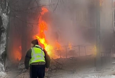 Ракета от НАТО уцели жилищна сграда в Киев, спътник засече отстъпление на ВСУ край Мариинка