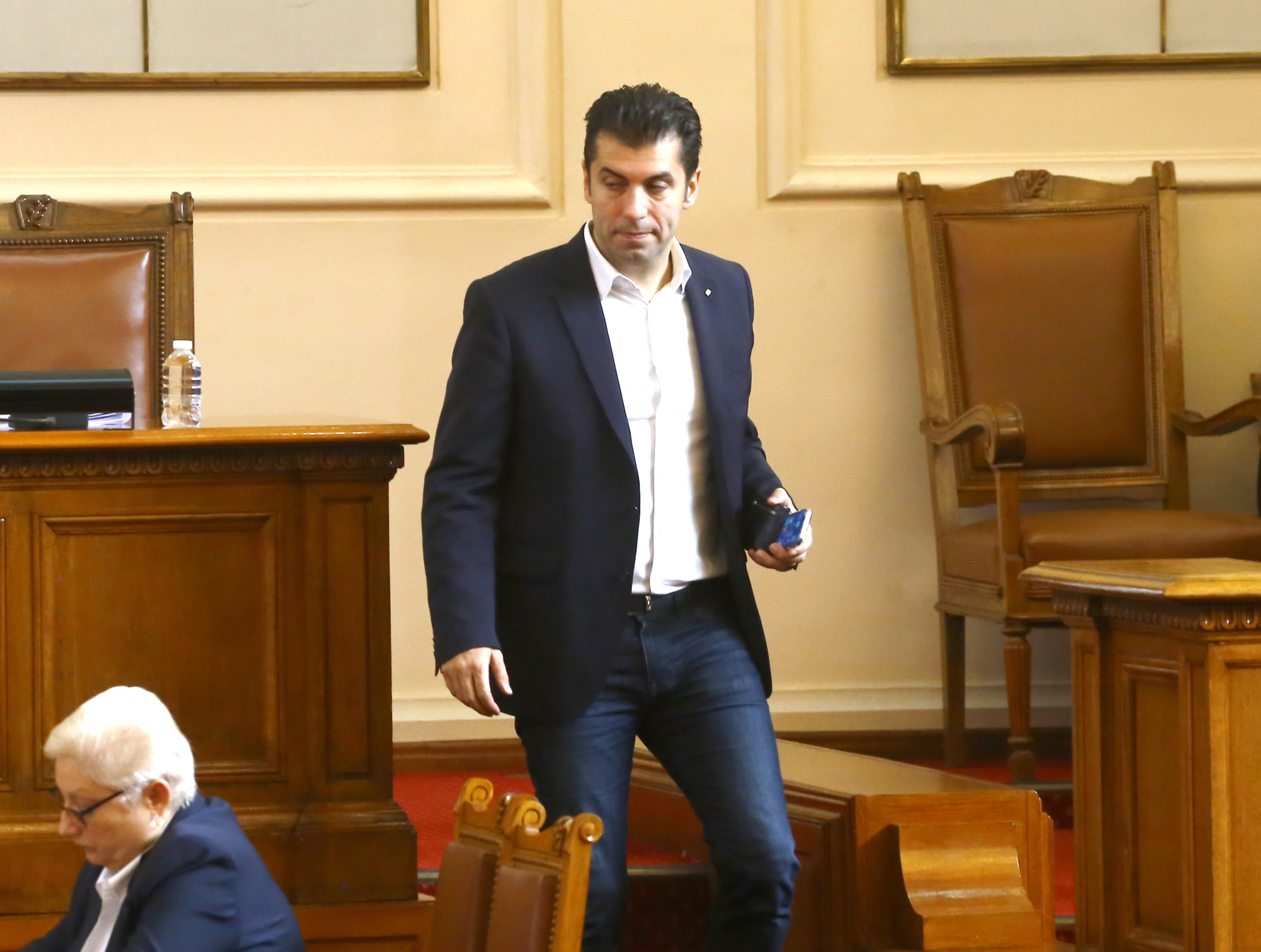Чрез манипулиране на изборите Кирил Петков цели да открадне парите на българите