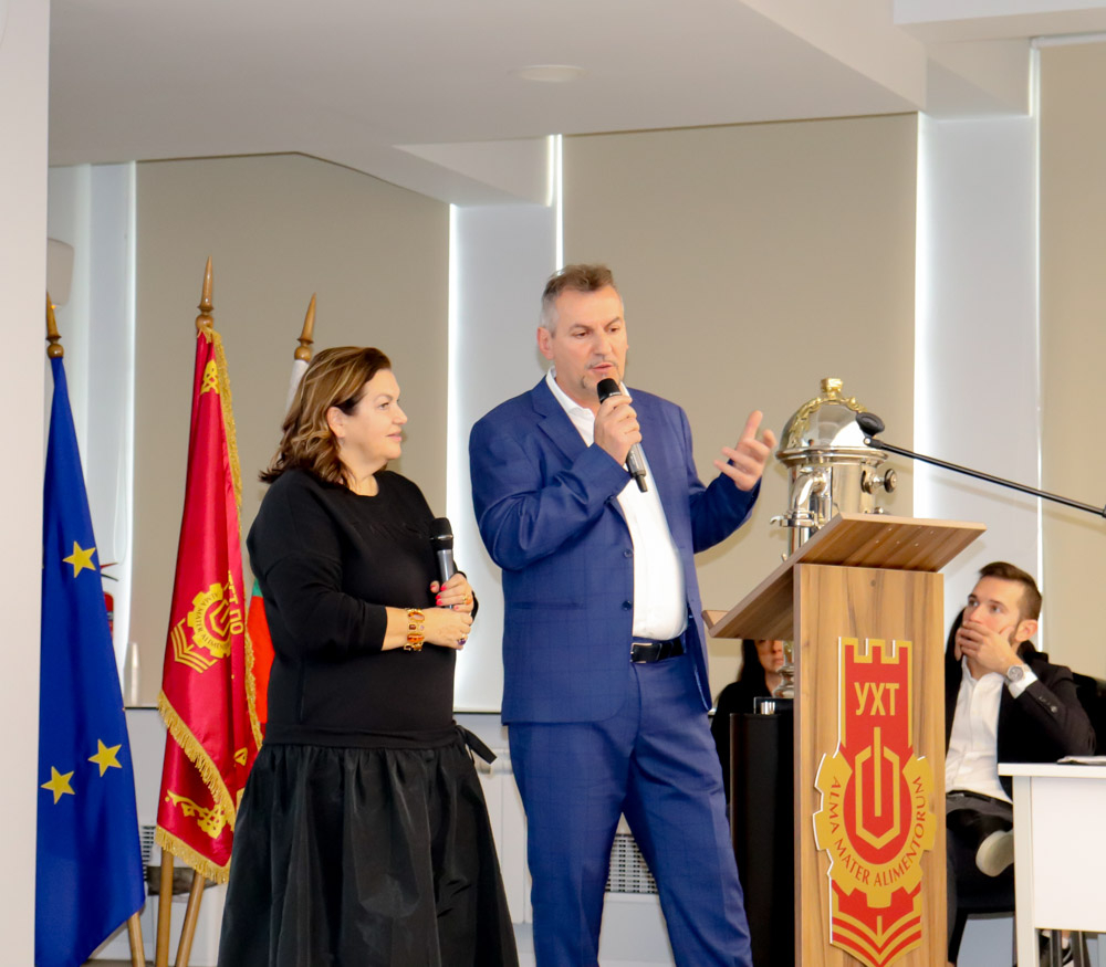 Три поколения на среща с Бонтади в УХТ-Пловдив