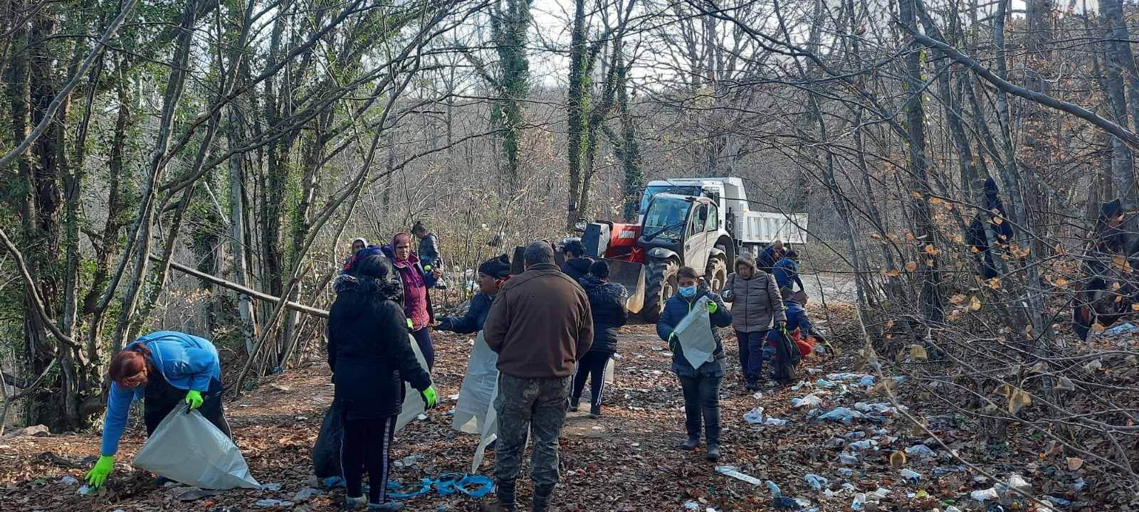 Свинщина! Ордите бежанци заляха Странджа с тонове боклуци, гледката е гнусна и потресаваща СНИМКИ