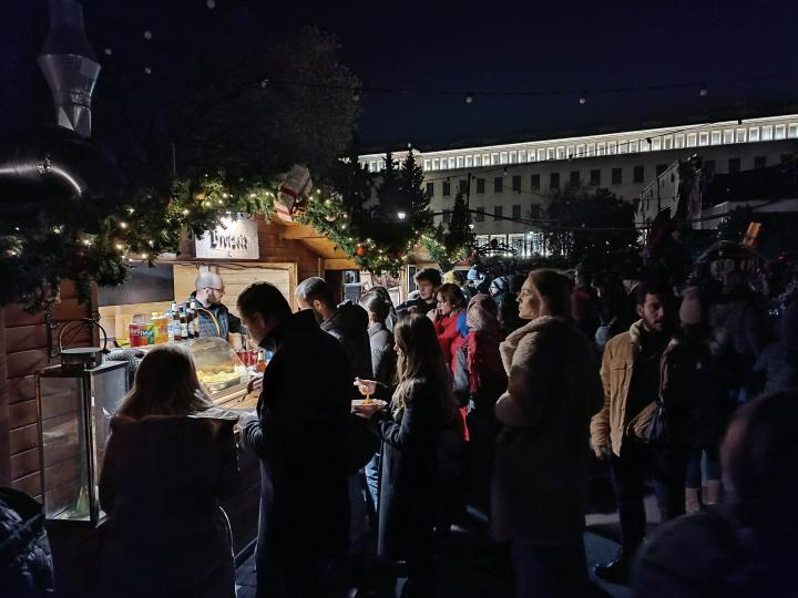 Немският коледен базар в София остана на тъмно