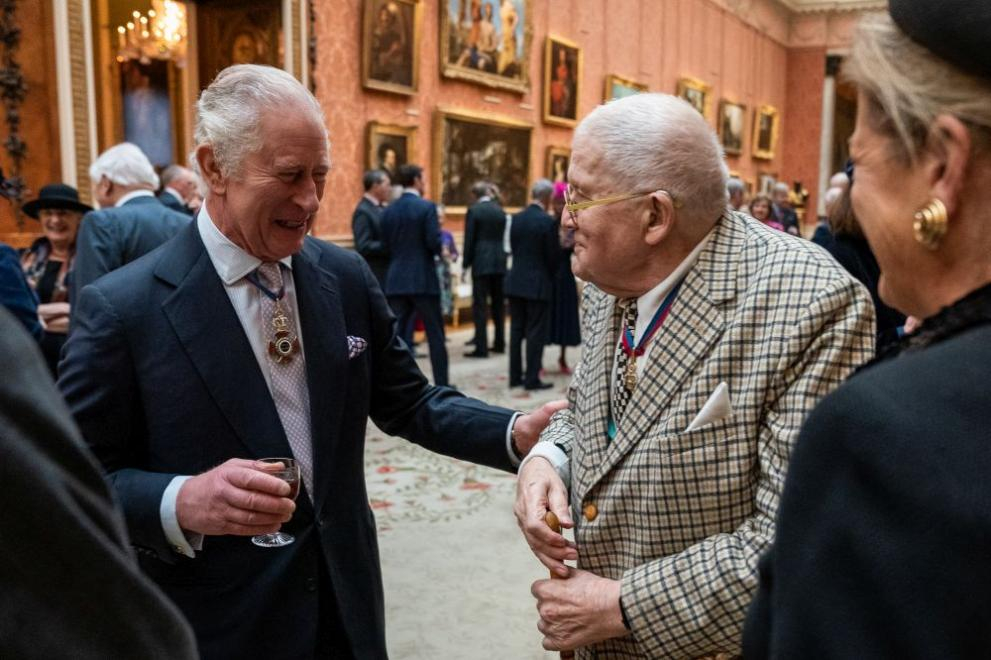 Този гост на приема в Бъкингамския дворец шашна всички, заради обувките му Чарлз III каза...