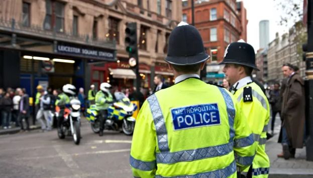 Ужас: Неизвестен убива наред в Лондон, ето какво се случва