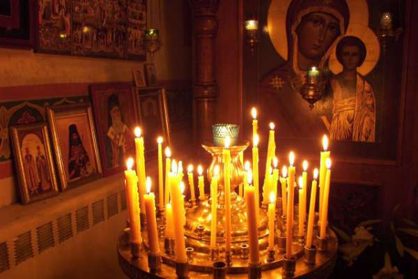 Наситен с празници е декември, ето кои светии почитаме през този месец