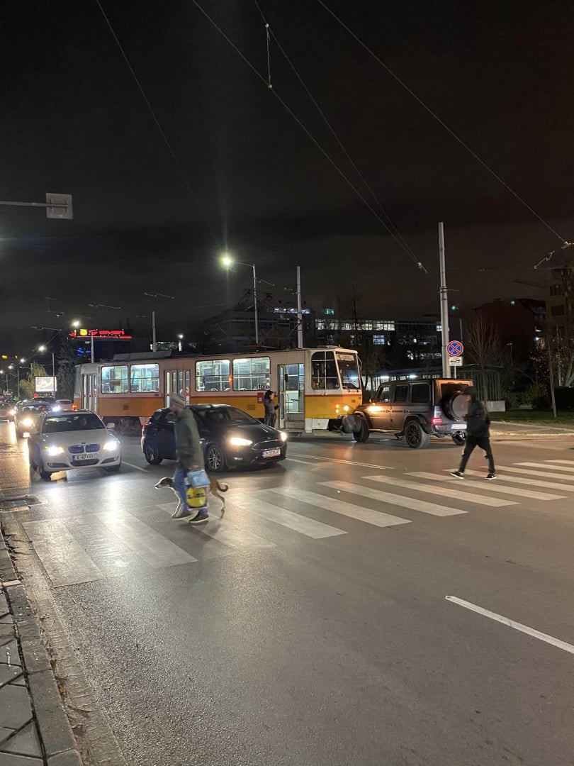 Бутална катастрофа в София, челно се удариха... СНИМКИ