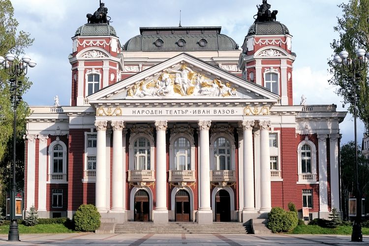 Неочаквана промяна за Народния театър "Иван Вазов" показва СНИМКА от 1996 г.