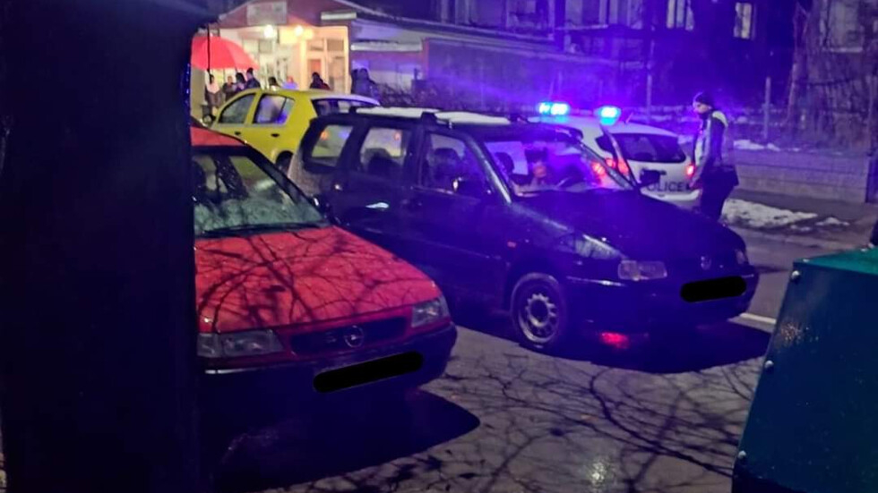 Две коли се удариха в Габрово и стана най-страшното СНИМКА