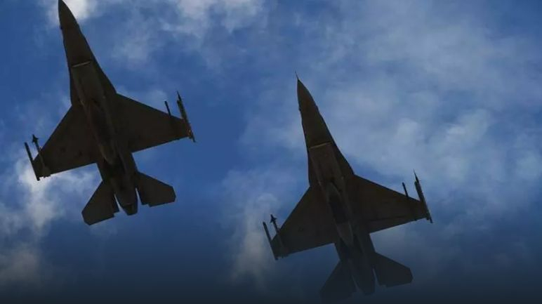 “Блумбърг”: Военни пилоти на Украйна се готвят за среща с неизвестен самолет