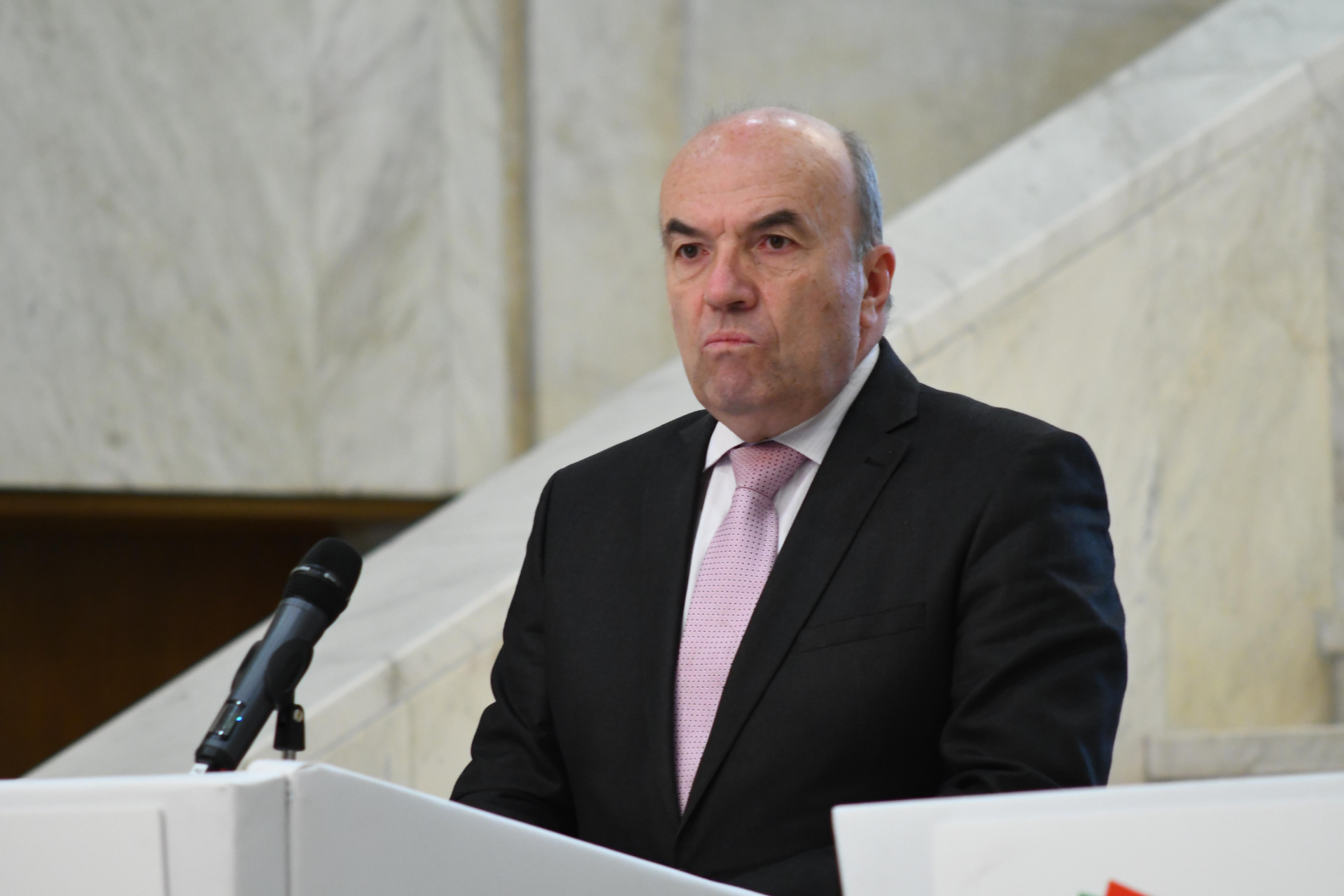 Служебният външен министър нахока РСМ заради случая с бития българин в Охрид