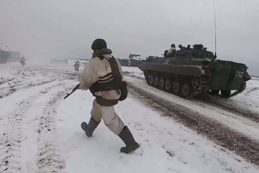 Руски войници участват в тактически учения в Беларус, Киев се опасява от нова ескалация ВИДЕО