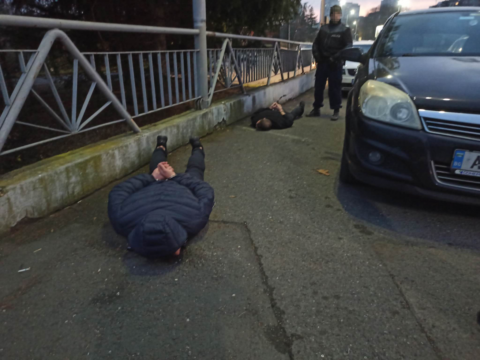 Спецченгета натръшкаха двама украинци на изхода на Бургас, оказаха се опасни престъпници СНИМКИ 