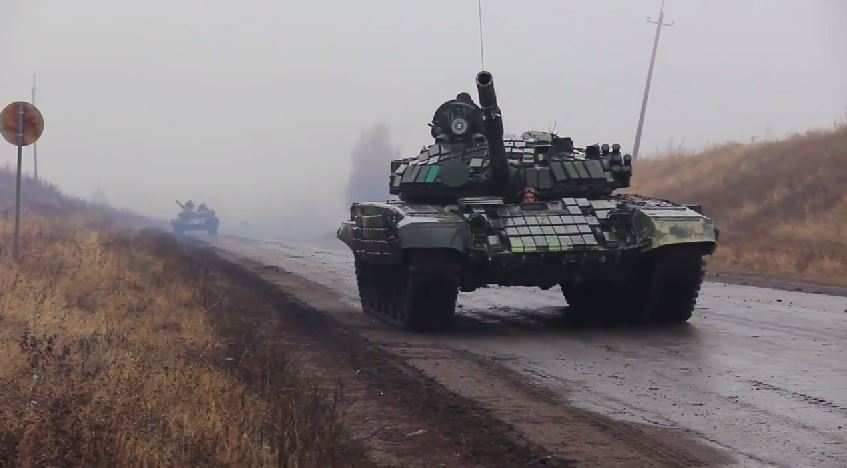 ВИДЕО от войната: Танковете на ДНР потискат огневи точки на противника
