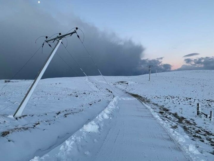 Извънредно положение и смърт на екстремни острови, където живеят българи СНИМКИ