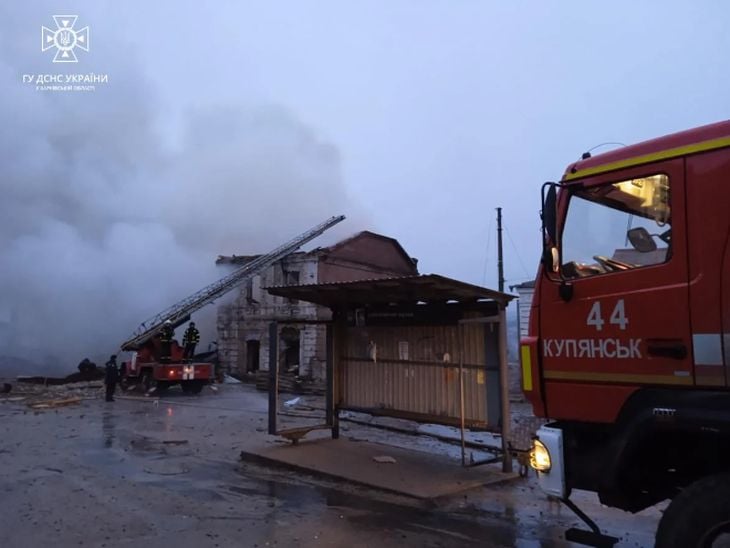 Вият сирени: Нов масиран ракетен удар и експлозии в критични обекти в Украйна ВИДЕО