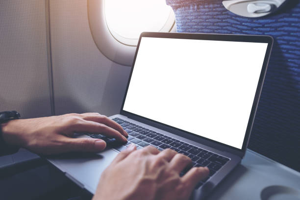 Защо не бива да ползваме лаптоп в самолет