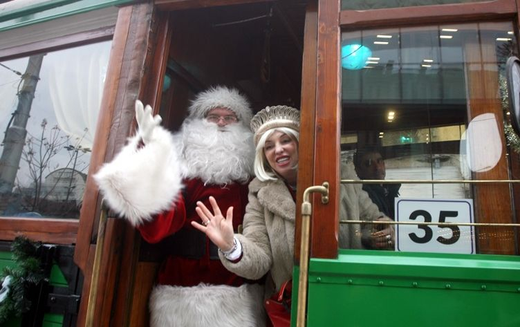 Коледният трамвай потегля в София