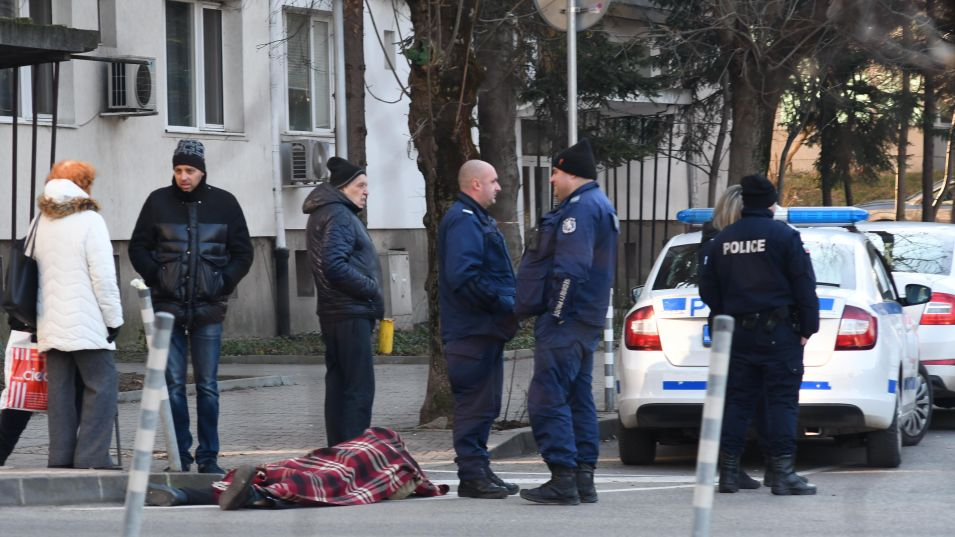 Извънредно! Откриха мъртъв човек в близост до Южния парк в София СНИМКИ