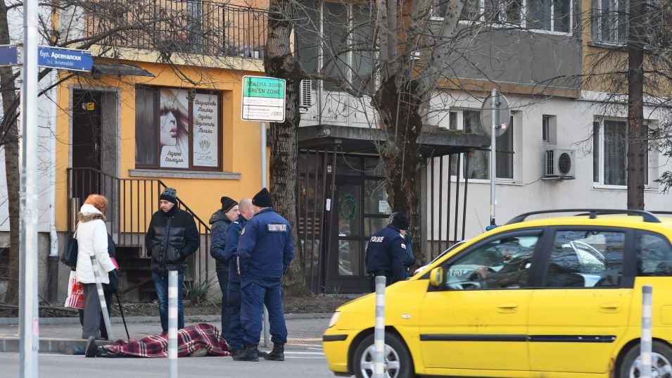 Извънредно! Откриха мъртъв човек в близост до Южния парк в София СНИМКИ