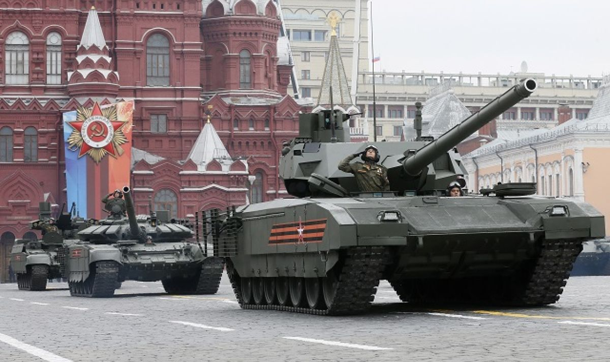 Т-14 "Армата": Какъв е този танк и ще го използва ли Путин в Украйна
