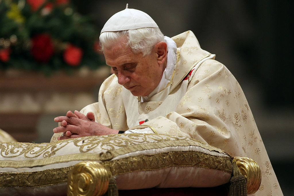 Насрочиха погребението на Бенедикт XVI